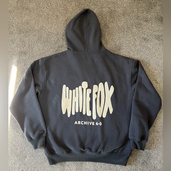 White Fox Boutique Worn Oversized Hoodie in S/M and NWOT Sweatpants in size S - Picture 6 of 12